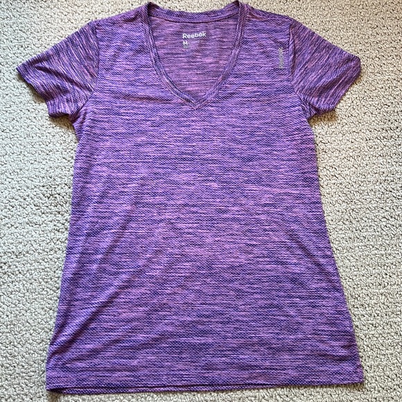 Bundle of 3 Reebok tops - Picture 5 of 11